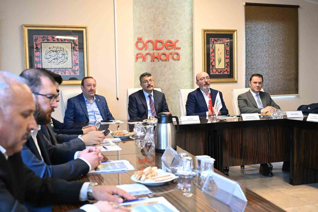 SOSYAL MEDYA KISKACINDA AİLE ÇALIŞTAYI’, ANKARA’DA GERÇEKLEŞTİRİLDİ.