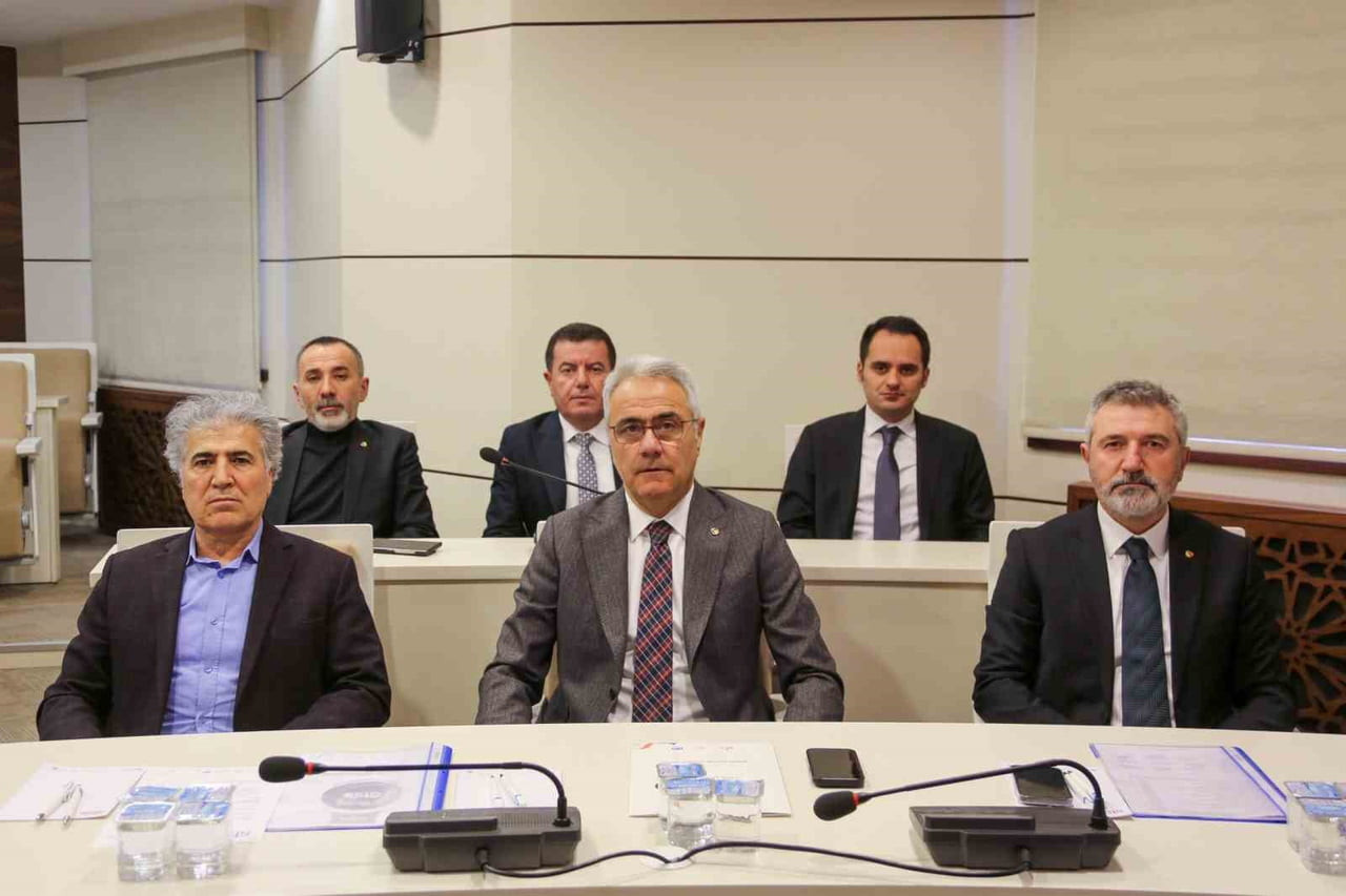 STSO BAŞKAN ZEKİ ÖZDEMİR, SİVAS DEMİR ÇELİK FABRİKASI’NIN (SİDEMİR) GELECEĞİNE İLİŞKİN OLARAK TBMM...