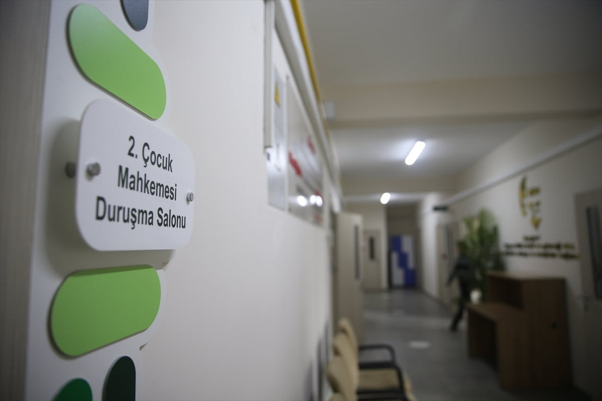 Suça karışan çocukların adli süreçlerden olumsuz etkilenmemeleri, mağdur çocukların ise ikincil...