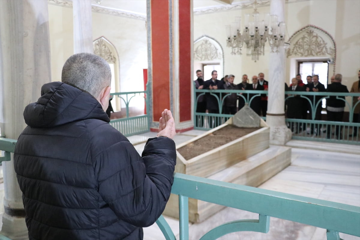 Sultan 2. Murad Han, vefatının 575. yılında Bursa'daki kabri başında anıldı. Muradiye...