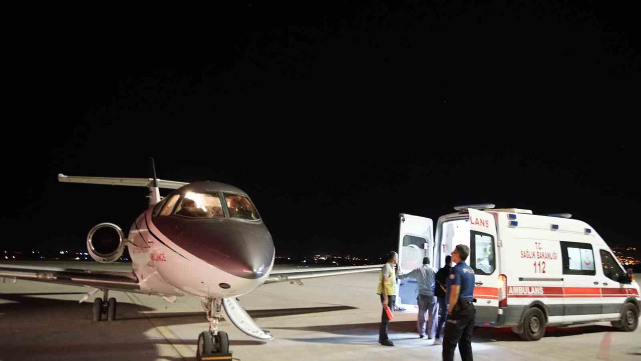 SULTAN ALPARSLAN HAVALİMANI'NA AMBULANSLA ULAŞTIRILAN TÜLİN BEBEK, BURADA HAZIR BEKLEYEN SAĞLIK...