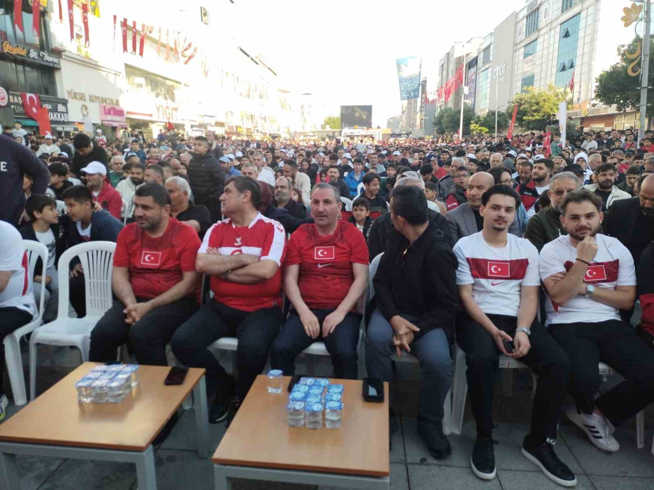 SULTANBEYLİ’DE DÜNYA KUPASI COŞKUSU