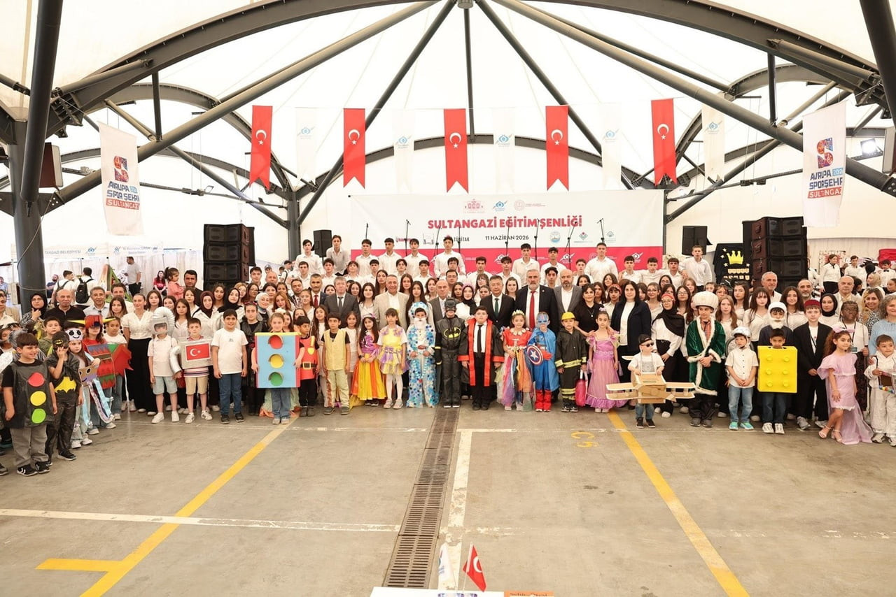 SULTANGAZİ'DE EĞİTİM ŞENLİĞİ DÜZENLENDİ.