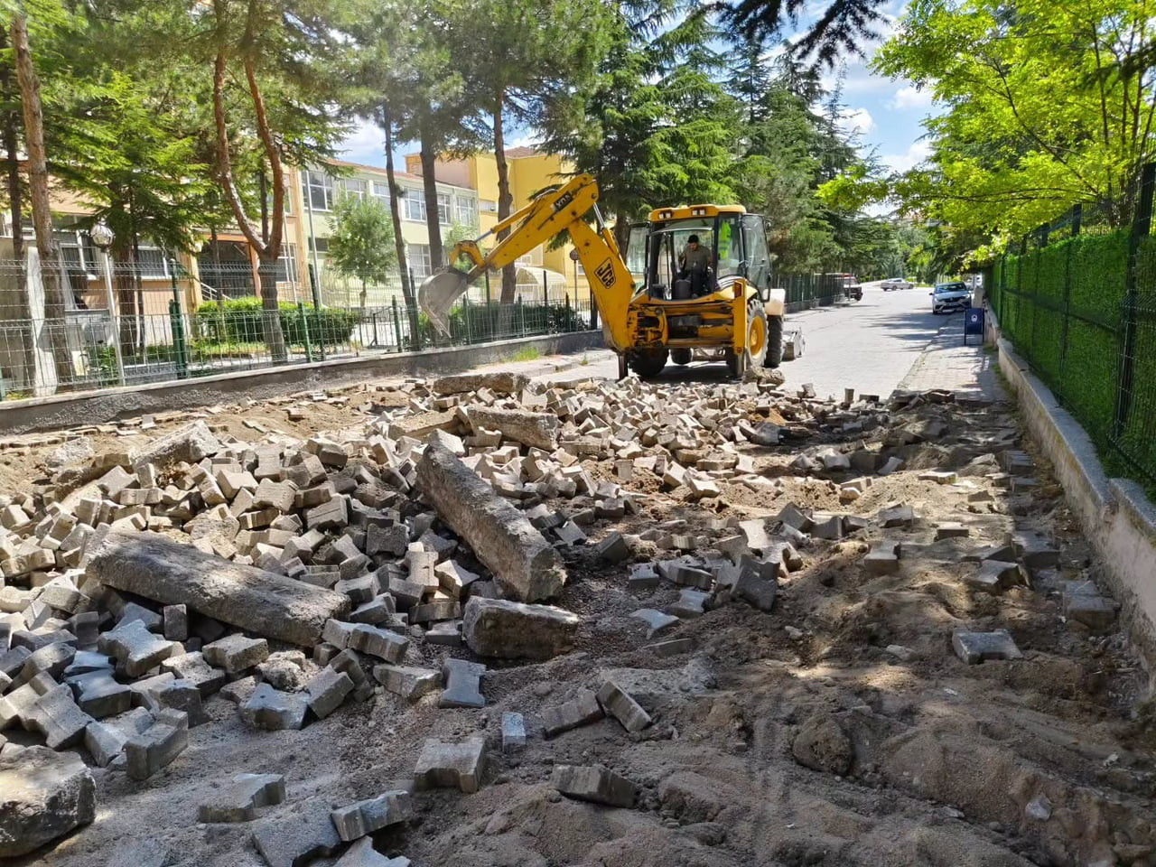 SUNGURLU BELEDİYESİ TARAFINDAN İLÇEDE YAPILACAK ARCA ÇORUM FK SOKAĞI PROJESİ İÇİN ÇALIŞMALARA...