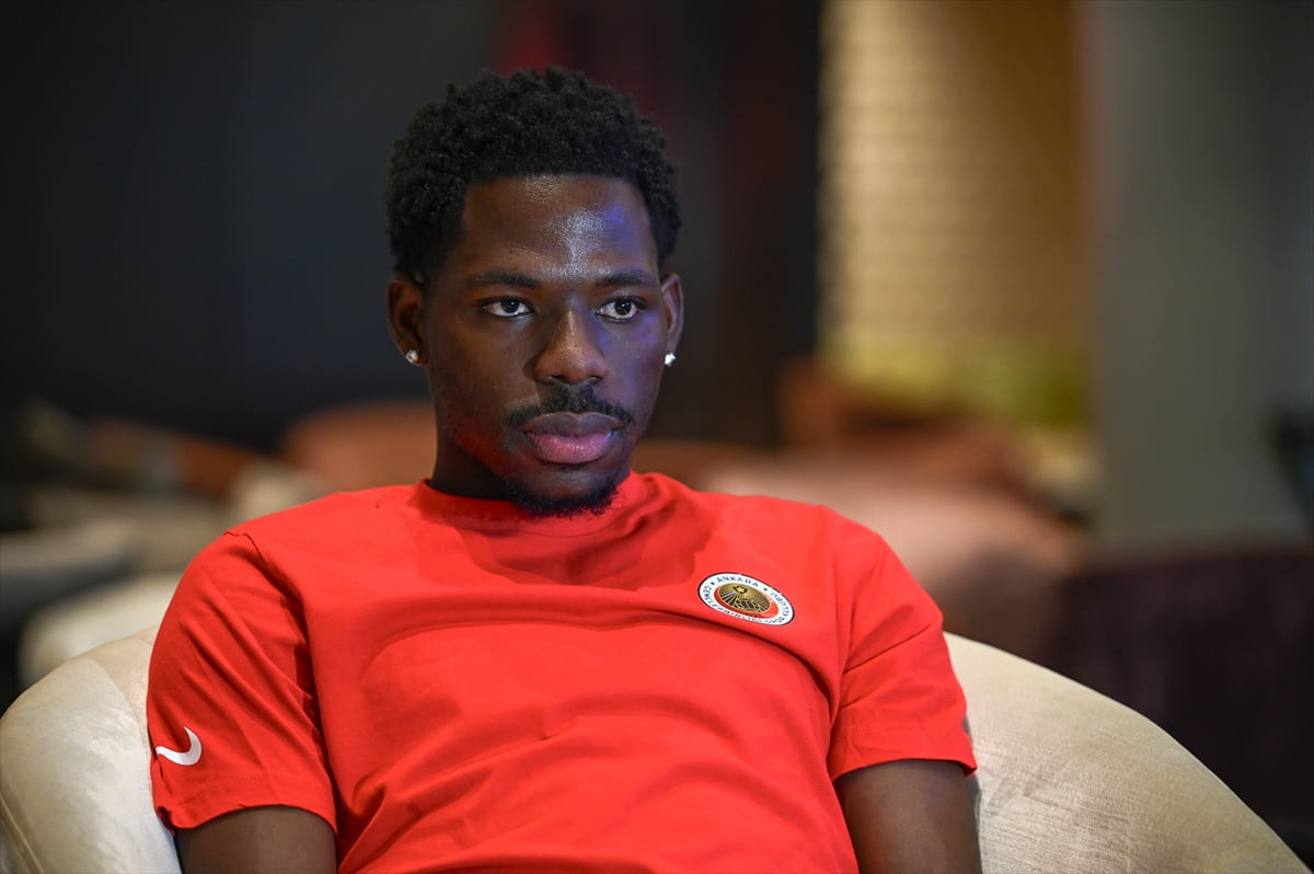 Süper Lig ekiplerinden Gençlerbirliği'nde forma giyen orta saha oyuncusu Tom Dele-Bashiru...