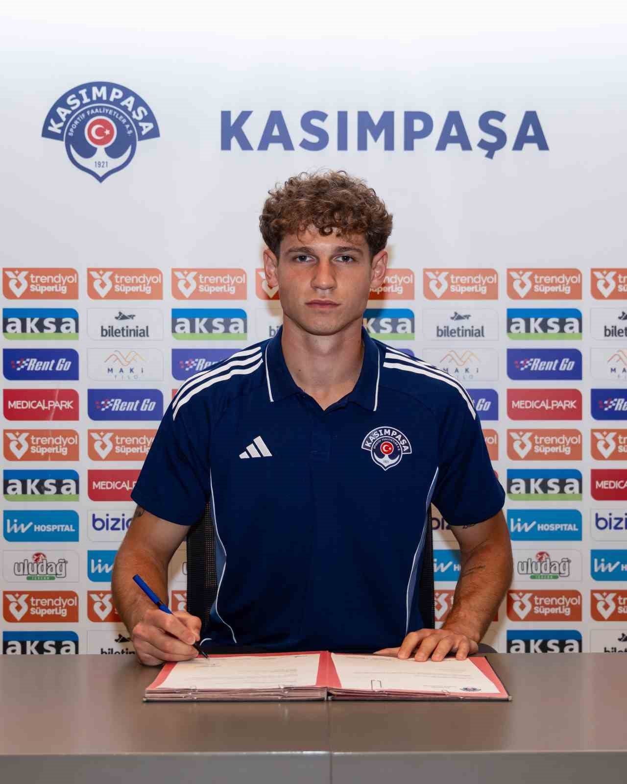 SÜPER LİG EKİPLERİNDEN KASIMPAŞA, CFR CLUJ FORMASI GİYEN MATEİ ILİE İLE SÖZLEŞME...