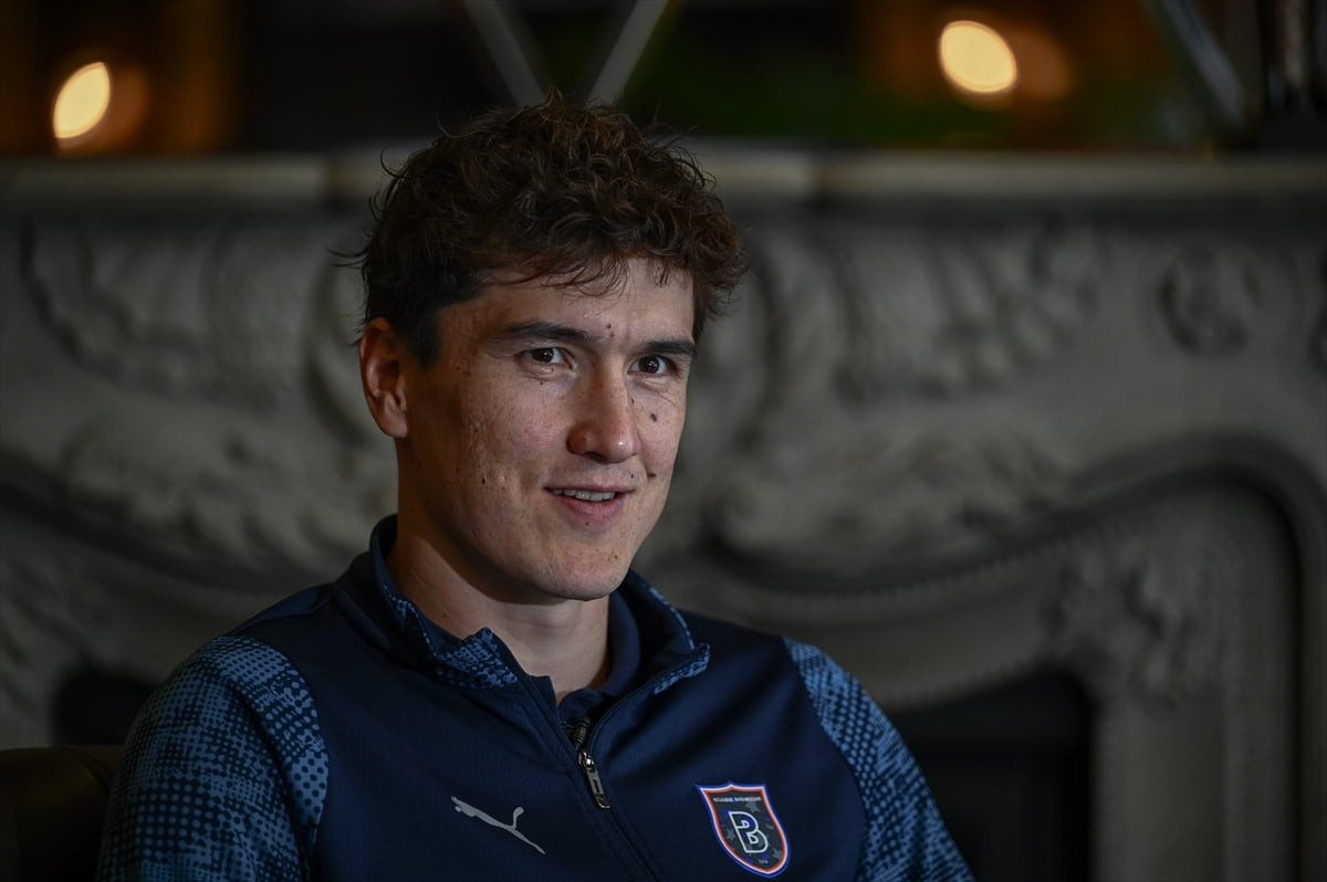 Süper Lig ekiplerinden RAMS Başakşehir'in 30 yaşındaki futbolcusu Eldor Shomurodov, Anadolu...