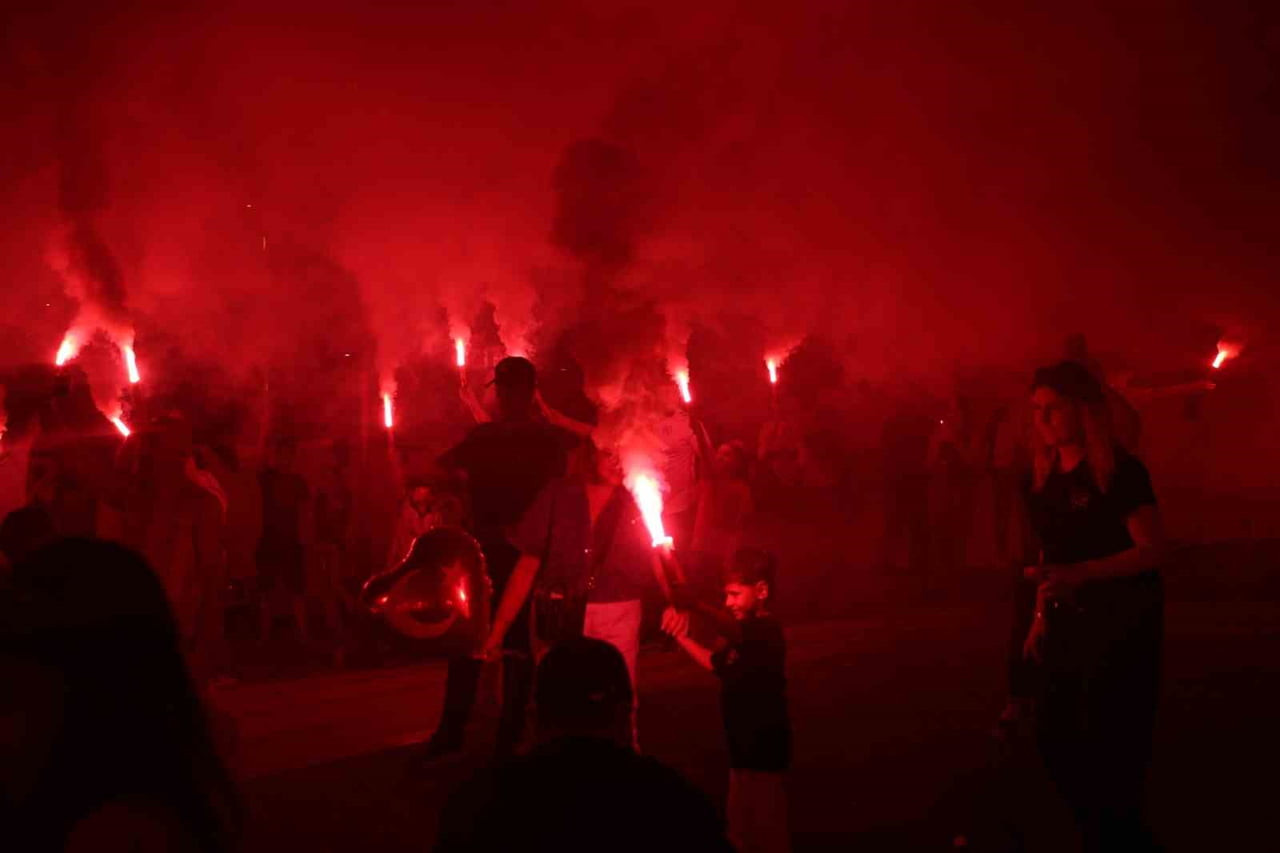 SÜPER LİG EKİPLERİNDEN SAMSUNSPOR'UN 61. KURULUŞ YILDÖNÜMÜ, TARAFTARLAR TARAFINDAN MEŞALELERLE...