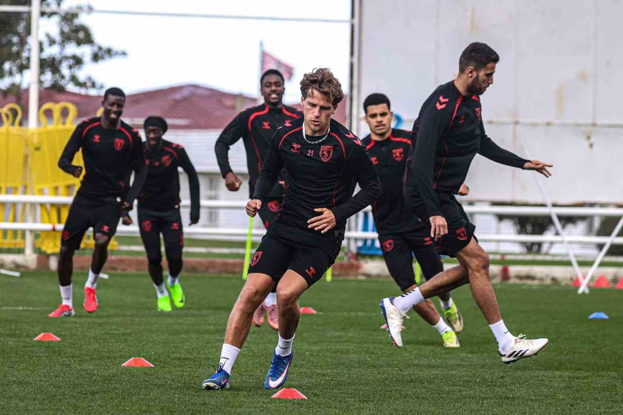 SÜPER LİG’DE ÜST SIRALARI HEDEFLEYEN SAMSUNSPOR, SAHASINDA KARŞILAŞACAĞI KONYASPOR’U MAĞLUP EDEREK...