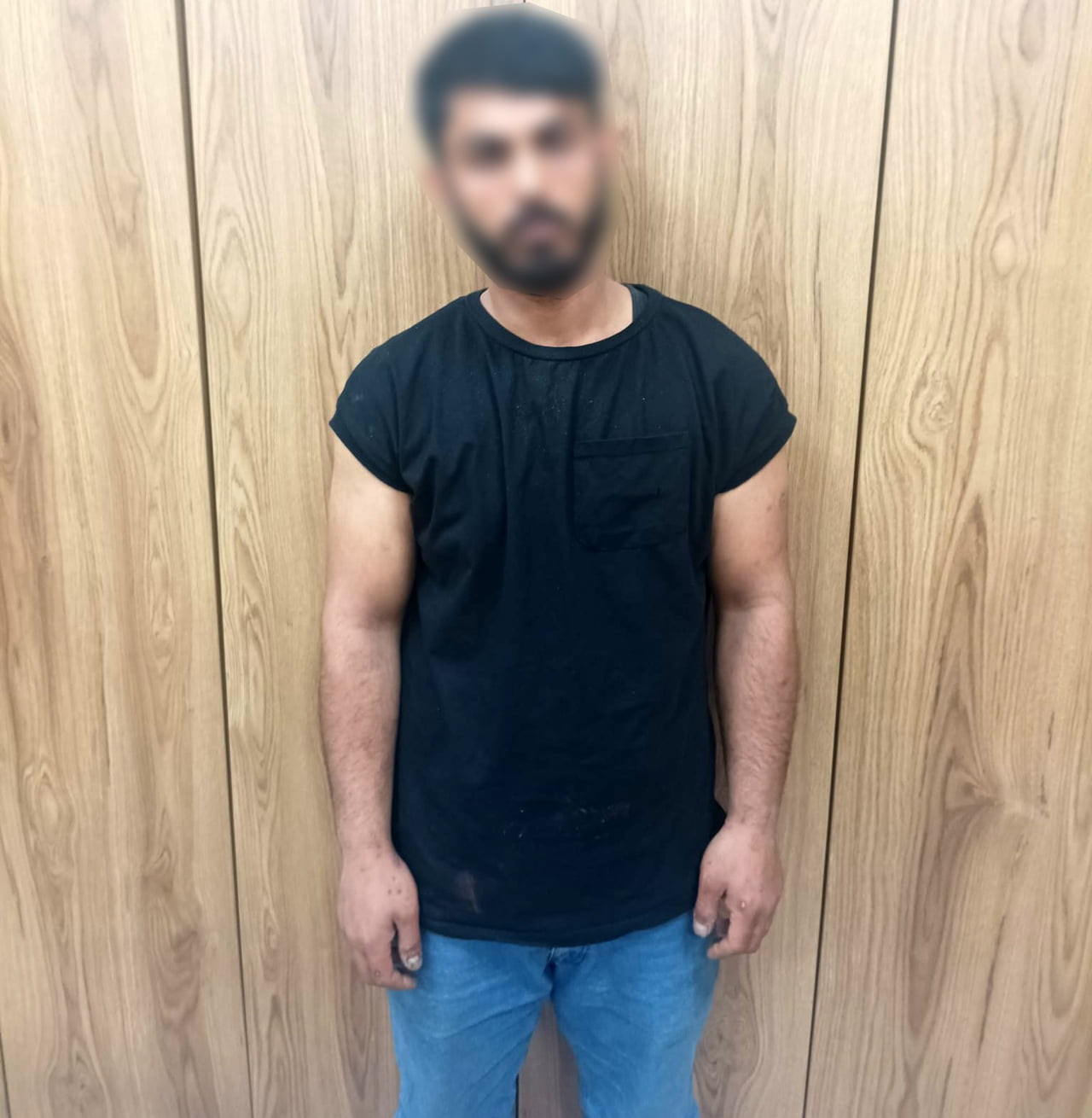 ŞÜPHELİ, SAĞLIK KONTROLÜNÜN ARDINDAN POLİS MERKEZİ AMİRLİĞİ'NE TESLİM EDİLDİ.