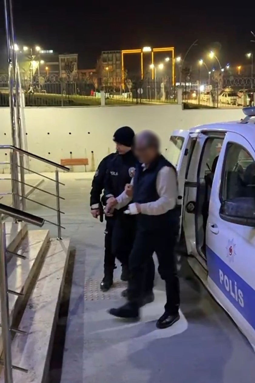 ŞÜPHELİ TESPİT EDİLEREK YAKALANDI