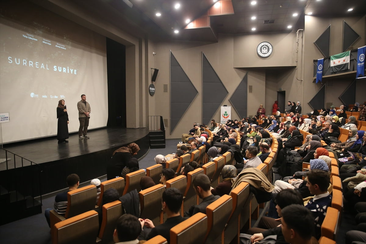 Suriye devriminden sonra rejim hapishanelerinden çıkanların tanıklıklarını ve yeniden hayata...