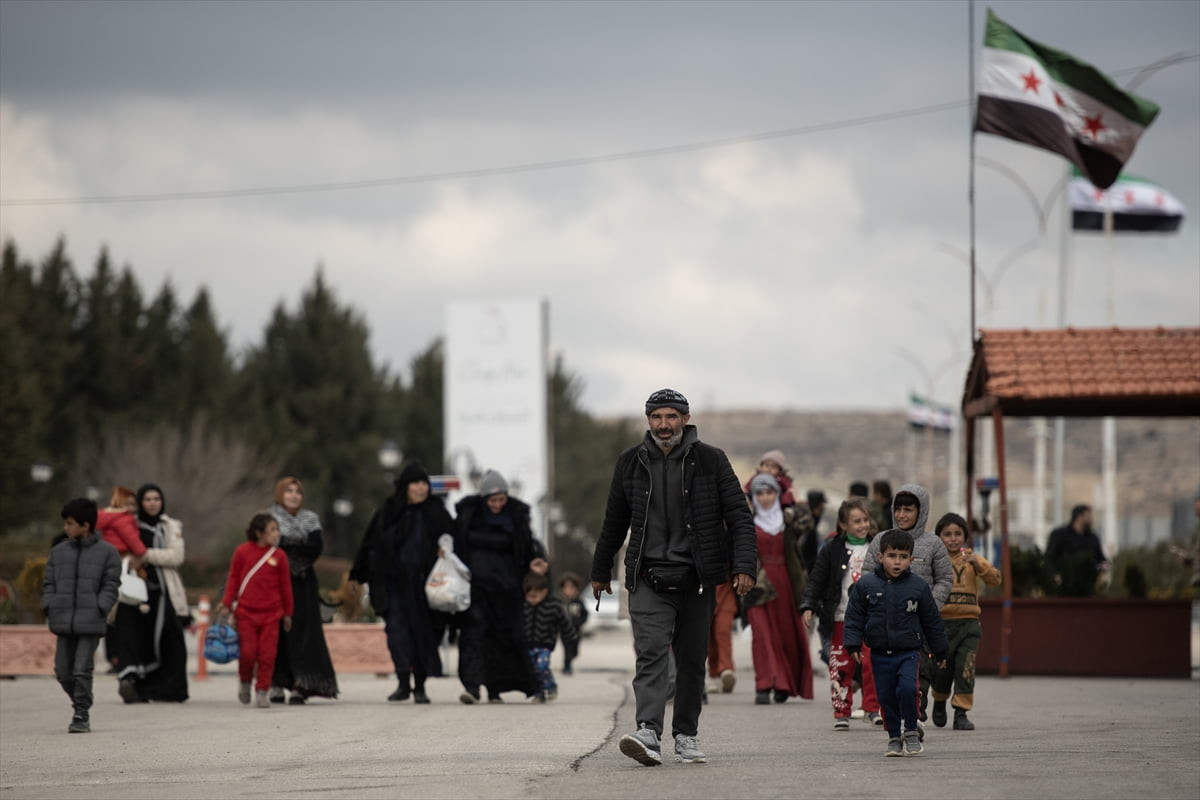 Suriye ile Lübnan arasındaki Cdeydet Yabus Sınır Kapısı, İsrail'in Lübnan tarafındaki Masnaa Sınır...