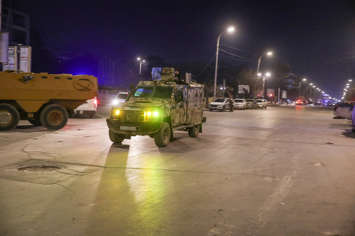 Suriye ordusu birlikleri Halep kent merkezinde terör örgütü PKK/YPG’nin işgalindeki mahallelerden...