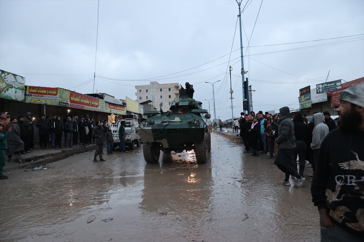Suriye ordusu birlikleri halkın ve aşiretlerin büyük ölçüde terör örgütü YPG/SDG'den kontrolü geri...