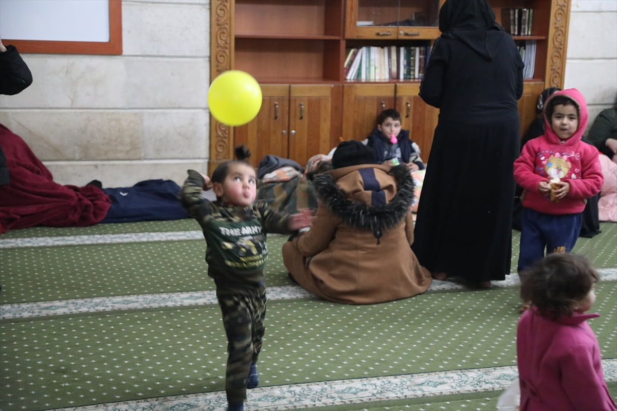 Suriye ordusu ile PKK/YPG arasında Halep’te yaşanan şiddetli çatışmaların ardından, Şeyh Maksud ve...