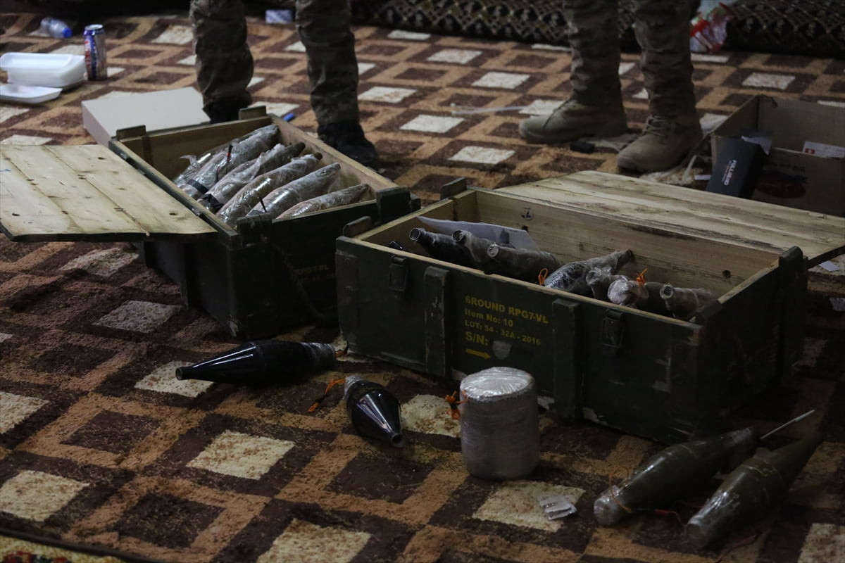 Suriye ordusu, varılan anlaşma doğrultusunda çatışma olmaksızın devraldığı Münbiç’in...