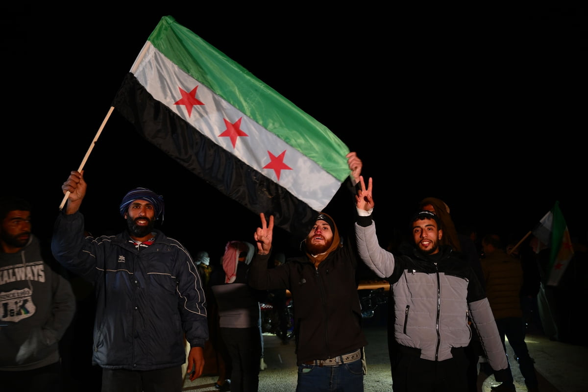 Suriye ordusunun Fırat Nehri’nin batısında başlattığı askeri operasyonun ardından terör örgütü...