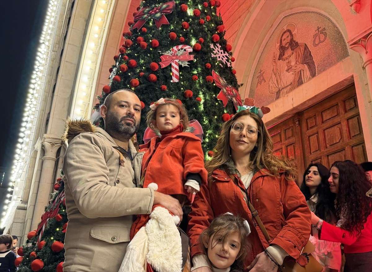 Suriye'nin Lazkiye ilindeki İsa'nın Kutsal Kalbi Kilisesi'nde, genel güvenlik güçlerinin aldığı...