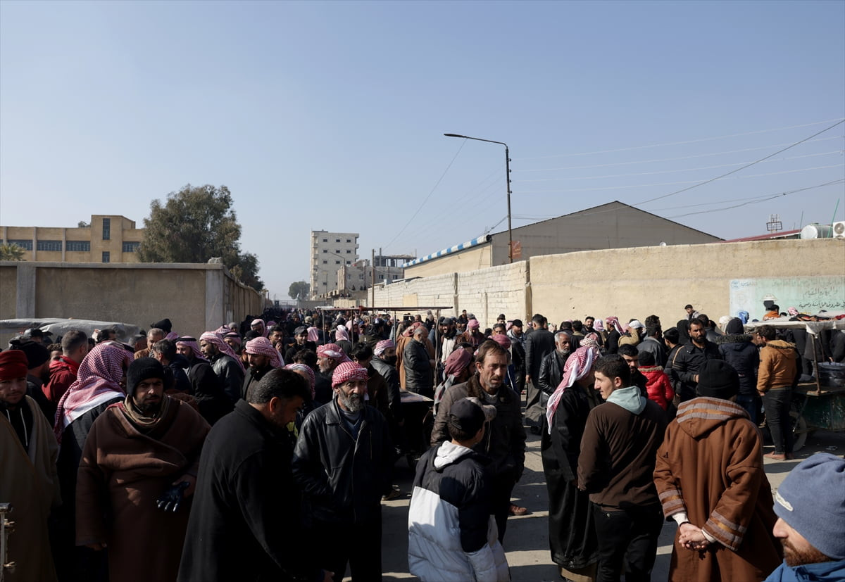 Suriye'nin Rakka vilayetinde, terör örgütü YPG'nin kontrolünde bulunduğu dönemde aralarında 18 yaş...