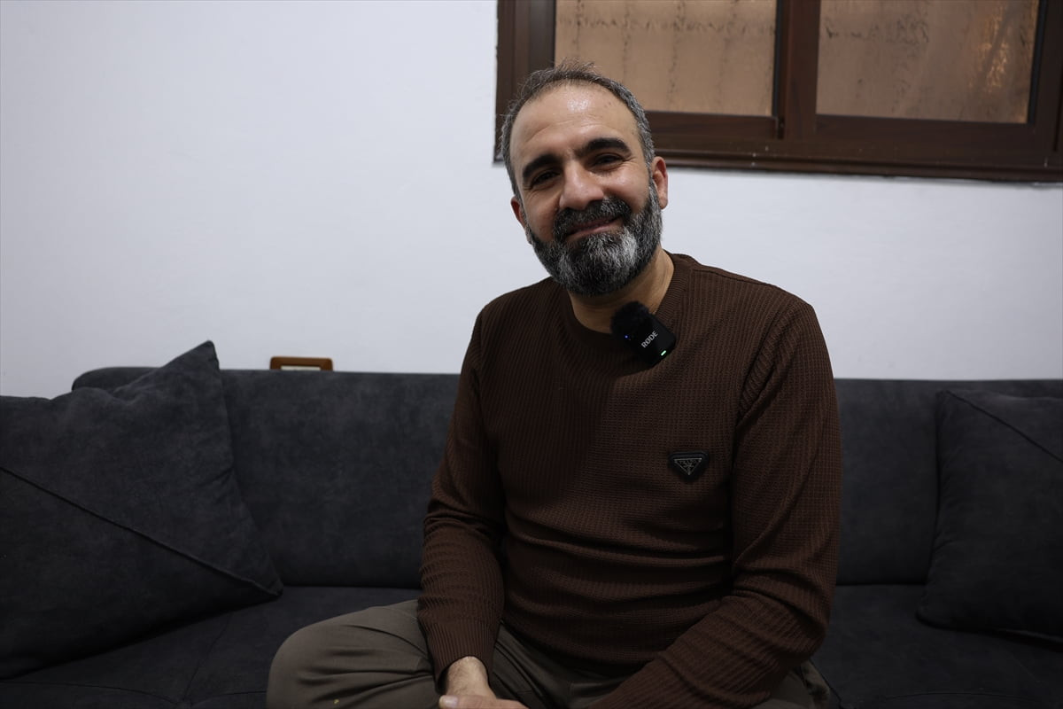 Suriyeli Muhammed el-Hafız, Suriye’nin kuzeyindeki Rakka ilinin bir dönem terör örgütleri DEAŞ ve...