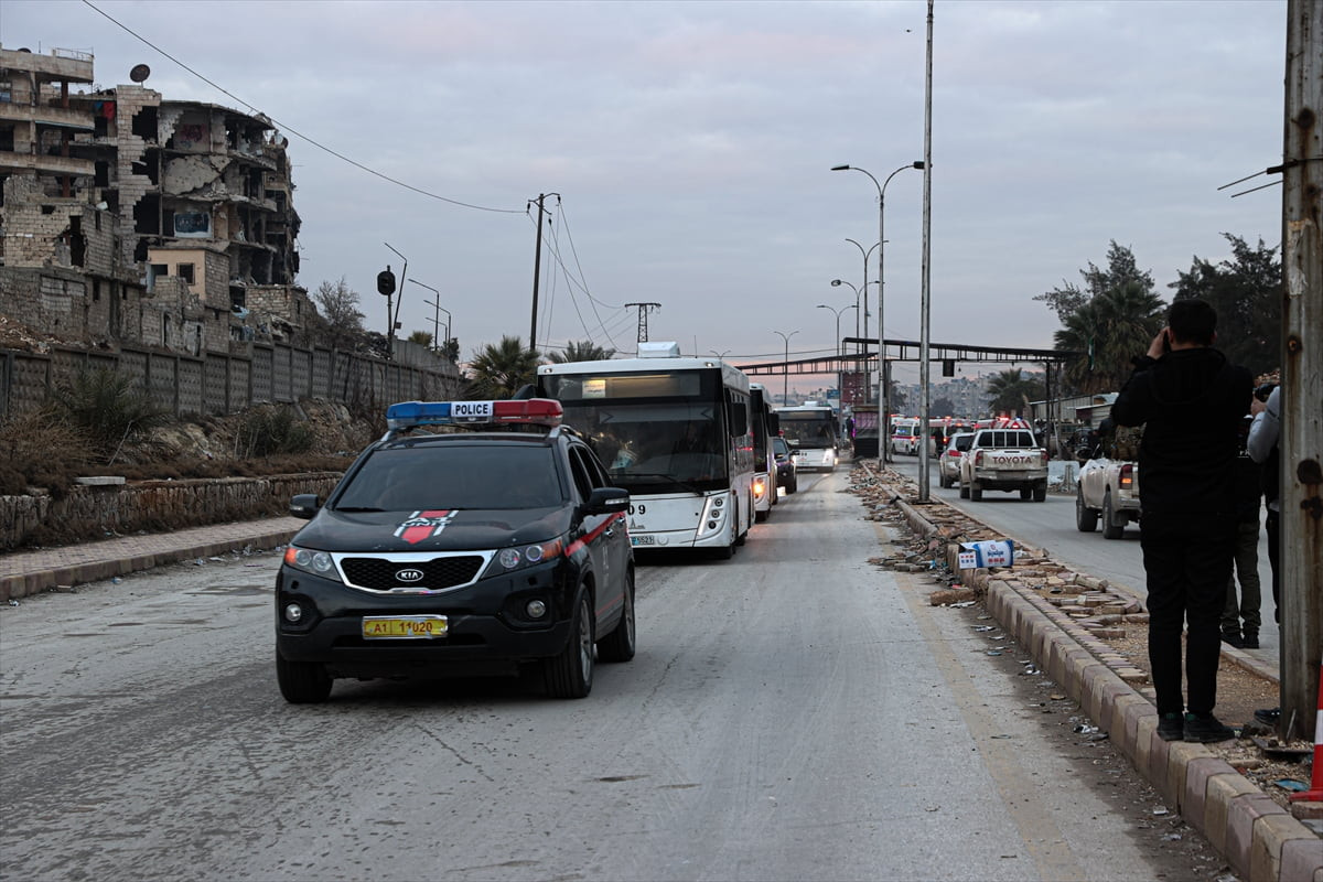 Suriye’nin Halep kentine bağlı Şeyh Maksud Mahallesi’nde, ordunun operasyonları sonucu köşeye...