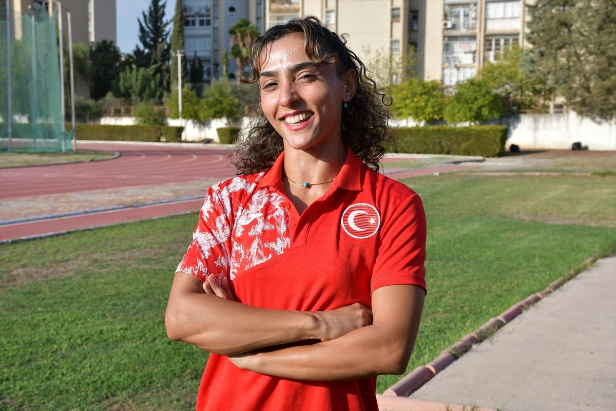Suudi Arabistan'daki 6. İslami Dayanışma Oyunları'nda mücadele edecek milli atlet Demet Parlak...