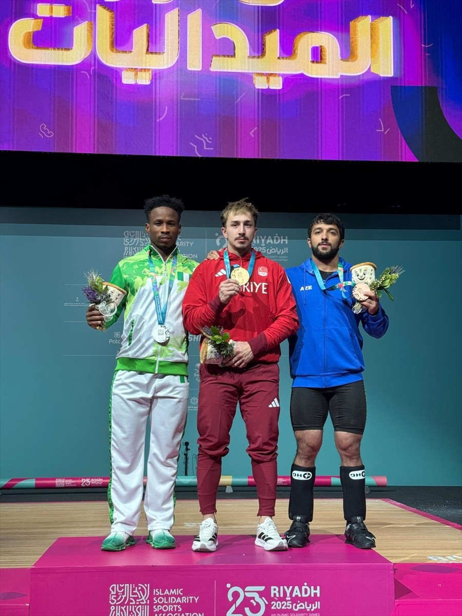 Suudi Arabistan'ın başkenti Riyad'da düzenlenen 6. İslami Dayanışma Oyunları'nda Türkiye, halter...
