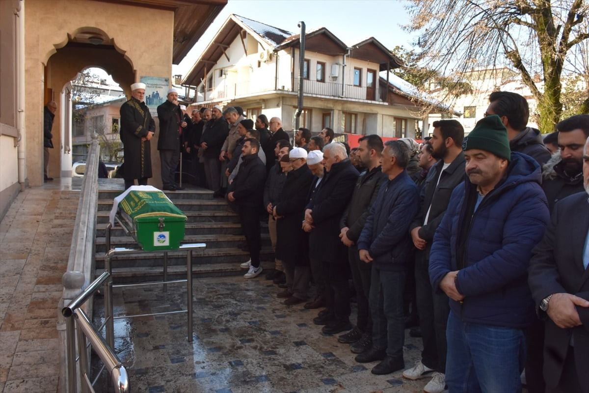 Suudi Arabistan'ın Mekke kentinde meydana gelen trafik kazasında yaşamını yitiren Abidin Dağköy...