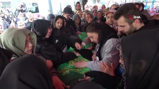 Taciz mağduru genç kız son yolculuğuna gözyaşları ile uğurlandı