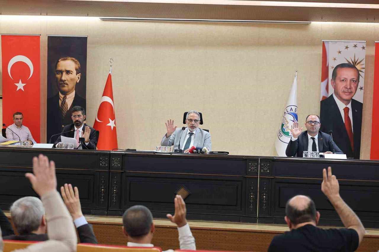 TALAS BELEDİYE MECLİSİ TOPLANARAK GÜNDEMİNDE BULUNAN KONULARI KARARA BAĞLADI. AZERBAYCAN ESKİ...