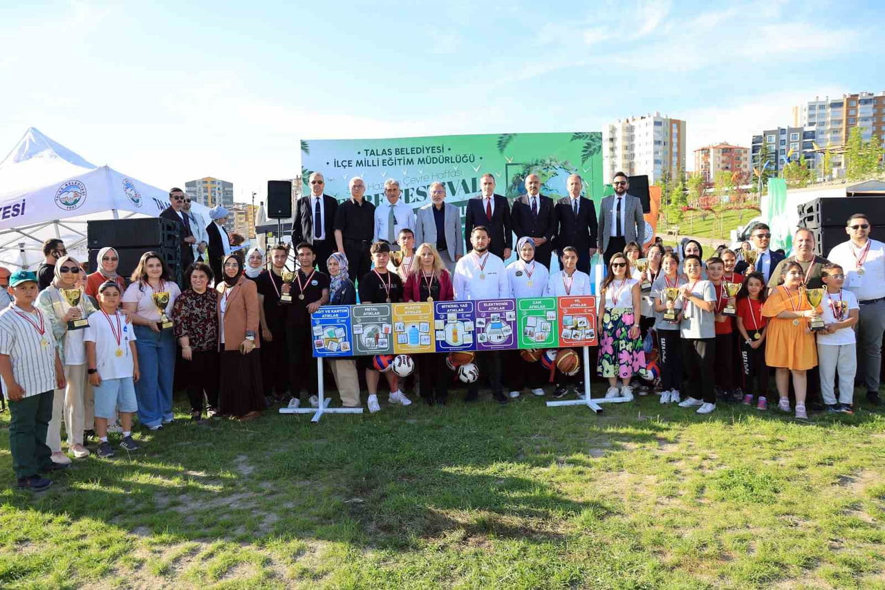 TALAS BELEDİYESİ İLE TALAS İLÇE MİLLİ EĞİTİM MÜDÜRLÜĞÜ İŞ BİRLİĞİNDE DÜZENLENEN ‘ATIKTAN SANATA:...