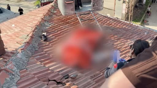 Tamir için çıktığı çatıda düşen vatandaş hayatını kaybetti