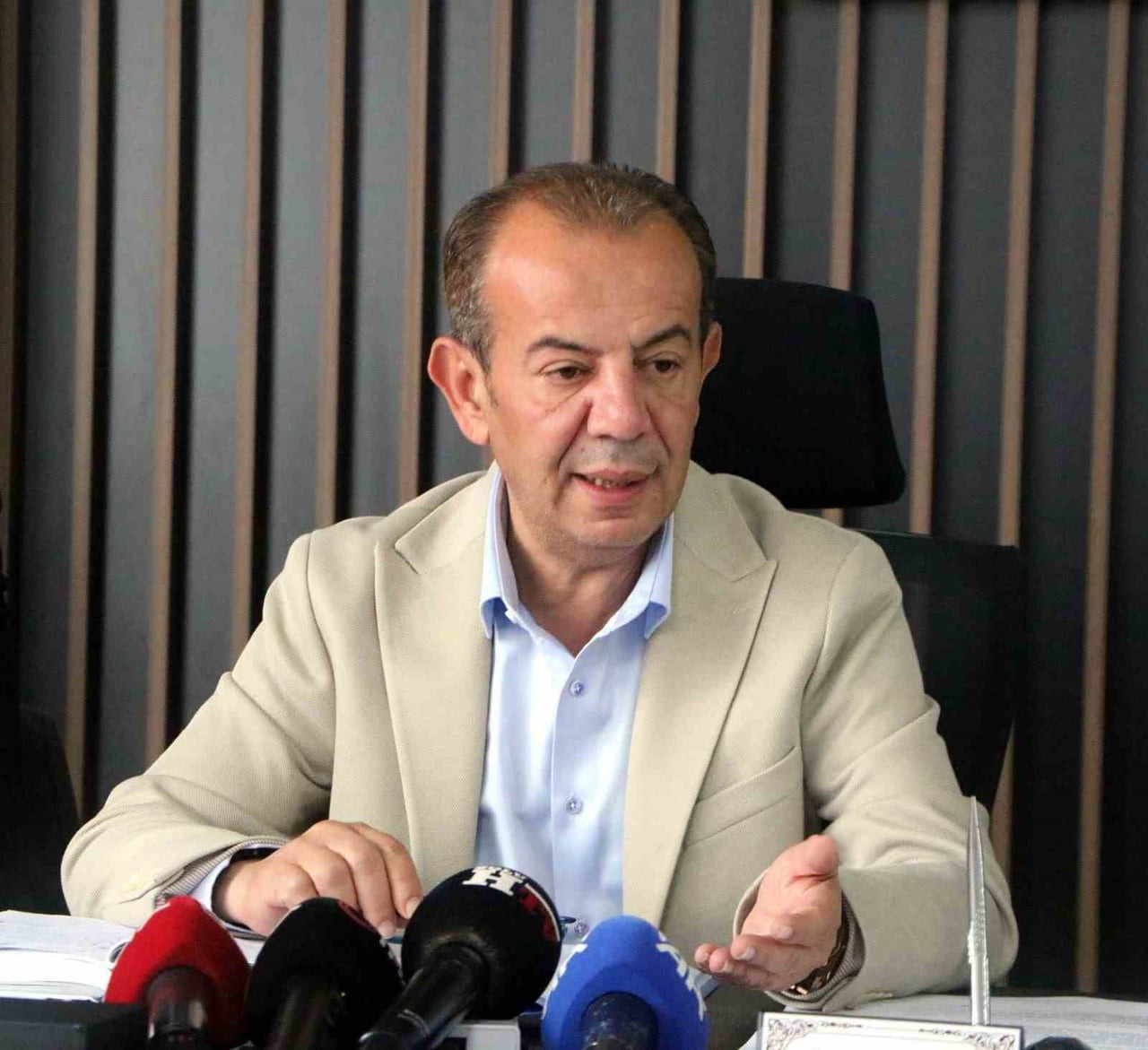 TANJU ÖZCAN (ARŞİV)