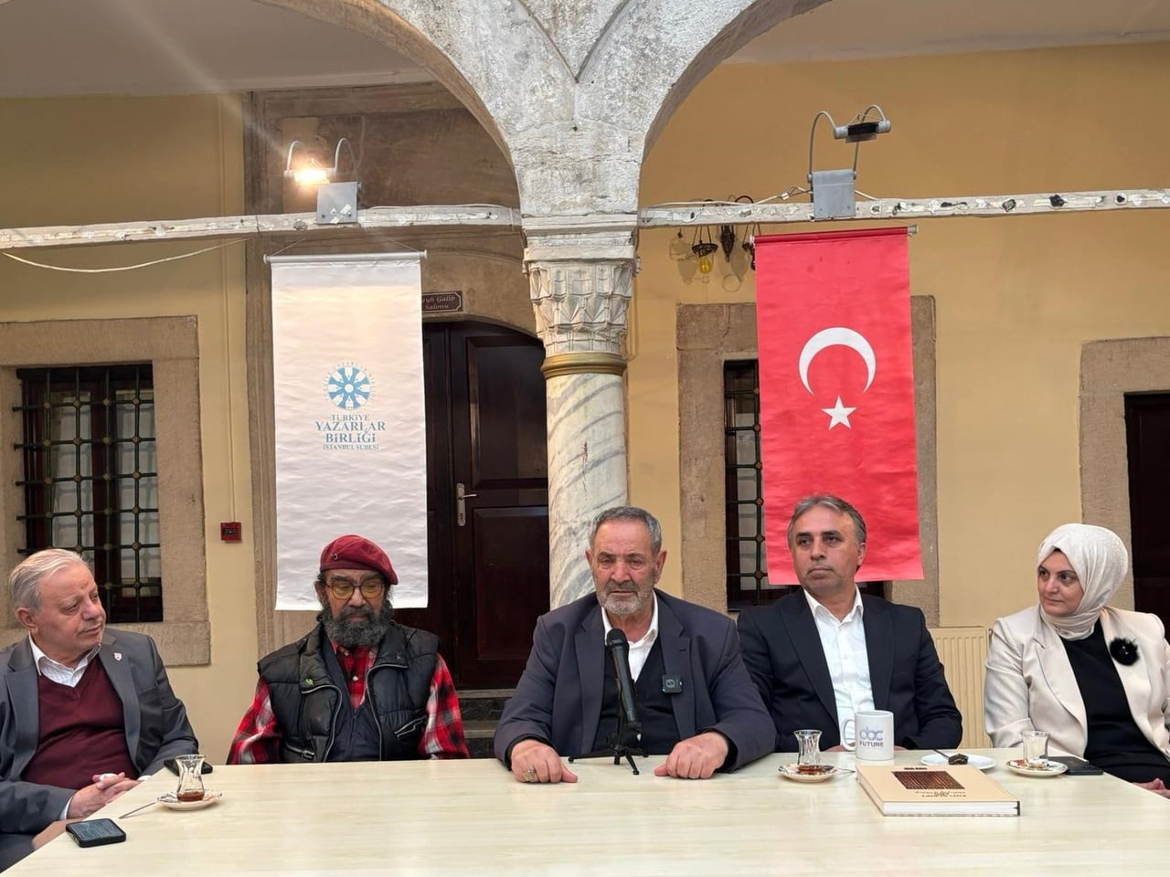 TARİHÇİ, ŞAİR, MÜZİSYEN VE HATTAT PROF. DR. ŞAHİN UÇAR, "KİTABINA GÖRE KONUŞALIM" PROGRAMINDA...