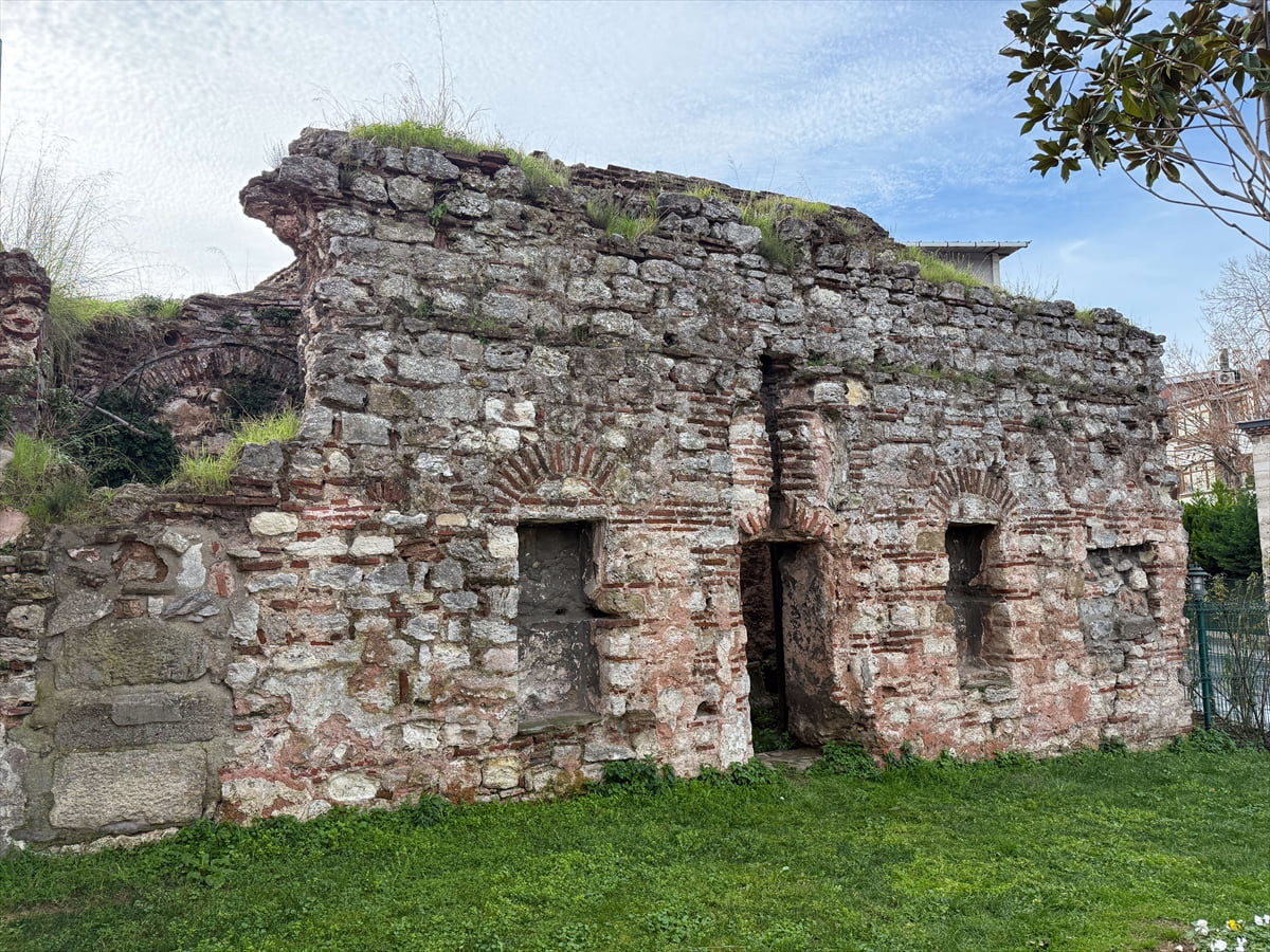 Tarihi Arasta Hamamı, Fatih Belediyesi tarafından yeniden düzenlenerek sergi ve müze alanı olarak...