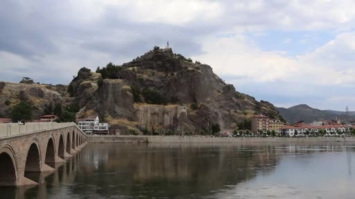 Tarihi Osmancık Kalesi çevresinde 98 riskli bina yıkılıyor: Bölge park ve sosyal yaşam alanı...