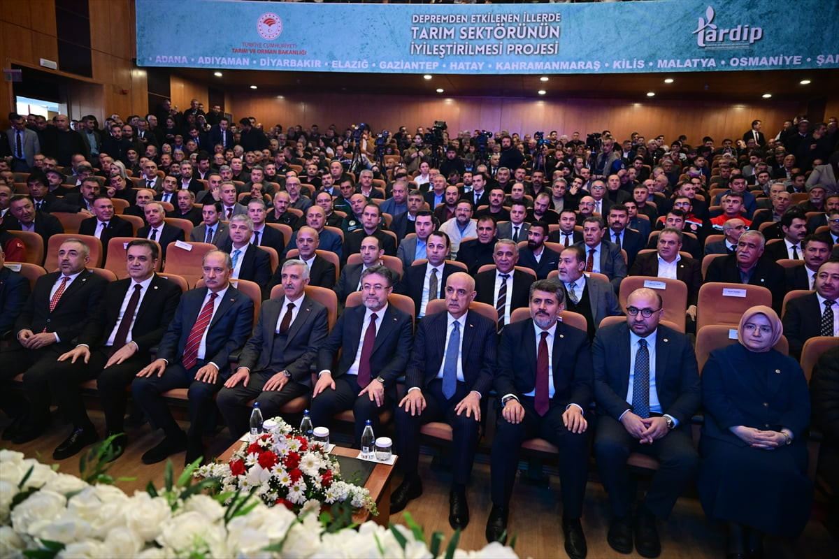 Tarım ve Orman Bakanı İbrahim Yumaklı, çeşitli temaslarda bulunmak üzere geldiği Kahramanmaraş'ta...