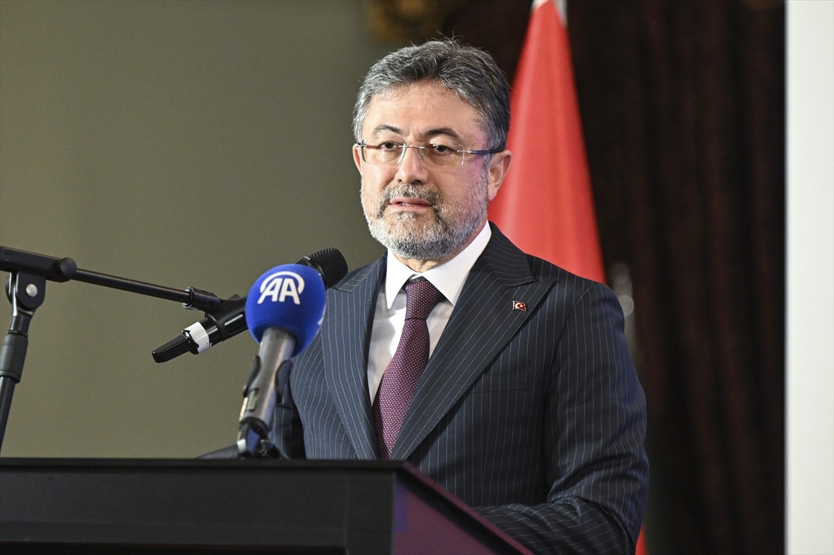 Tarım ve Orman Bakanı İbrahim Yumaklı, Eyüpsultan'daki Bahariye Mevlevihanesi'nde gerçekleştirilen...