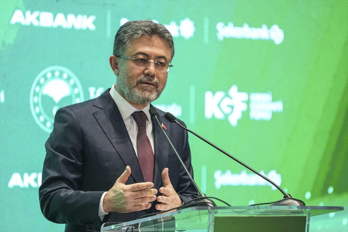 Tarım ve Orman Bakanı İbrahim Yumaklı, İstanbul Finans Merkezi'nde düzenlenen "Tarım Kefalet...