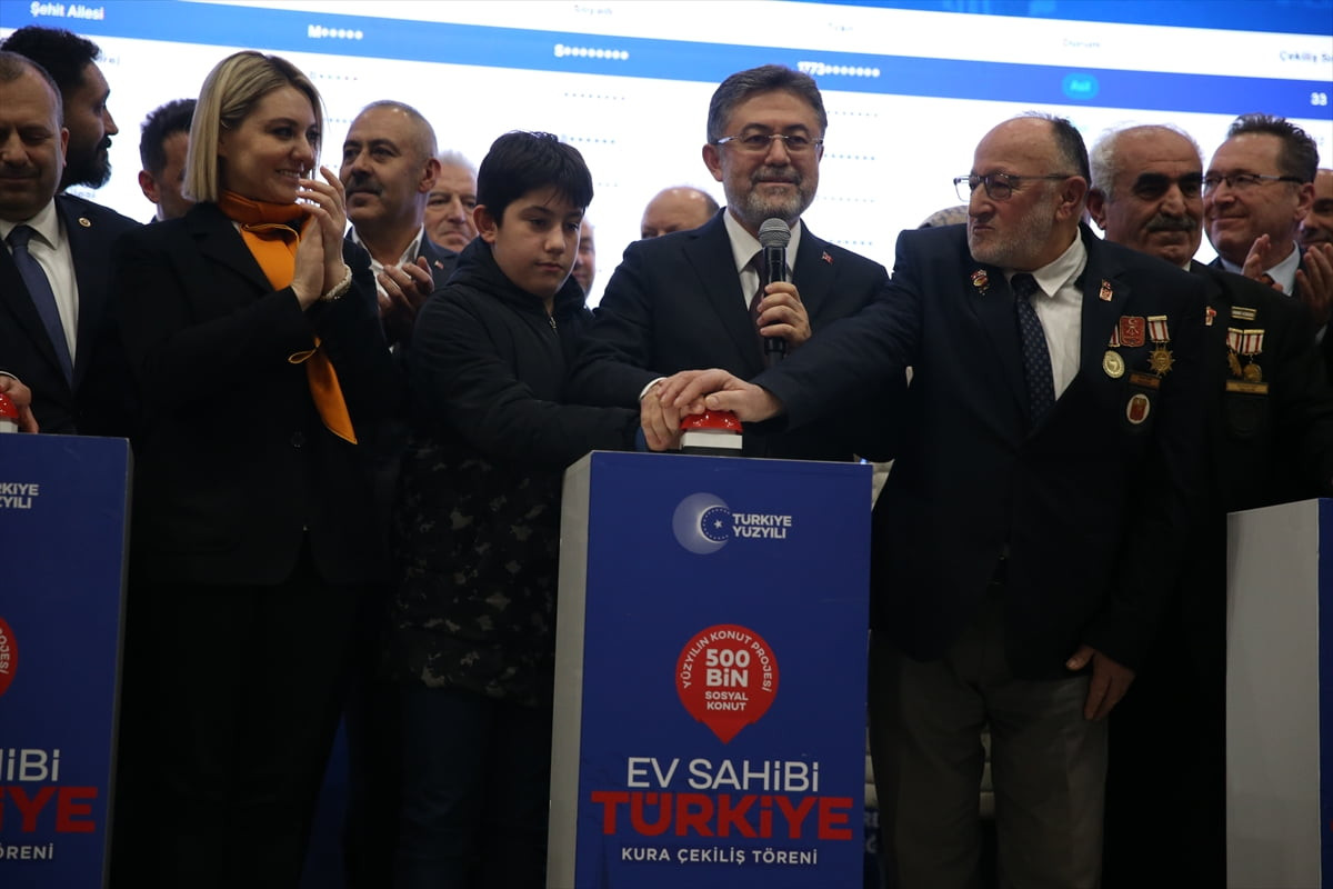 Tarım ve Orman Bakanı İbrahim Yumaklı, Kastamonu Kaan Talip Tığlı Konferans Salonu'nda yapılan...