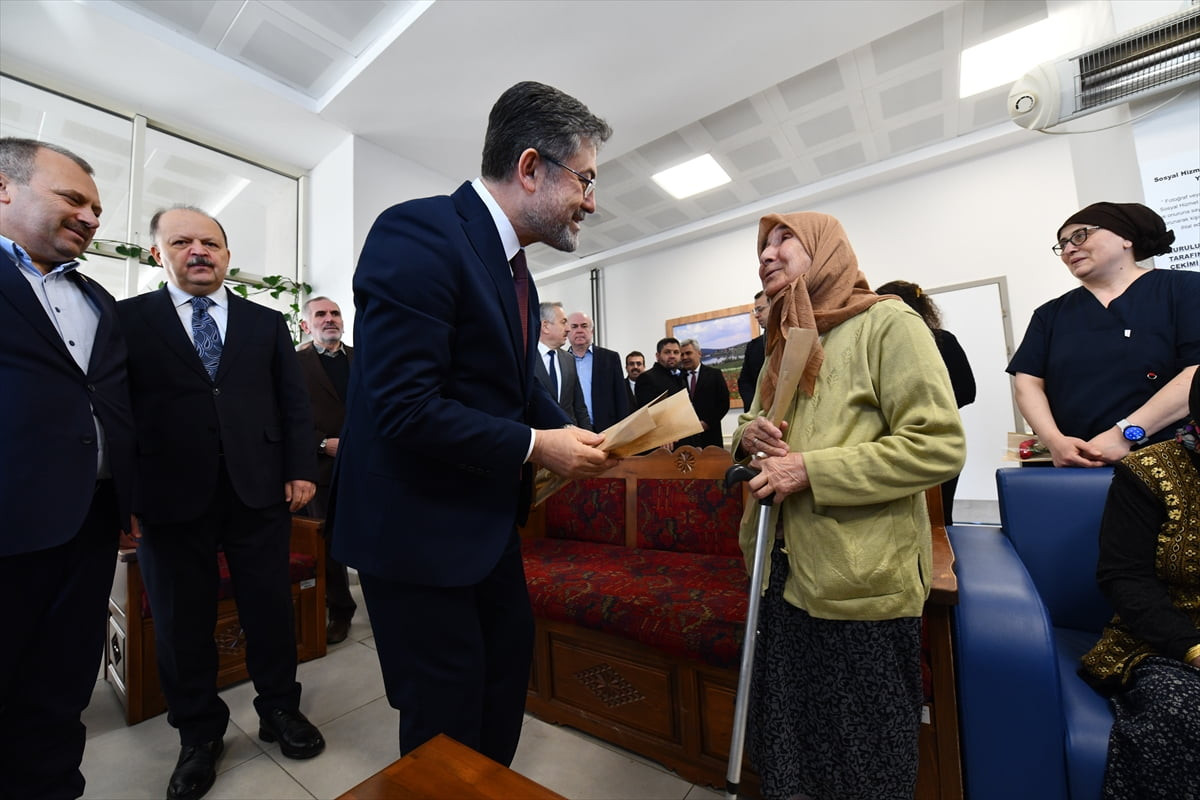 Tarım ve Orman Bakanı İbrahim Yumaklı, Kastamonu'da, Güldal Akşit Huzurevi Yaşlı Bakım ve...