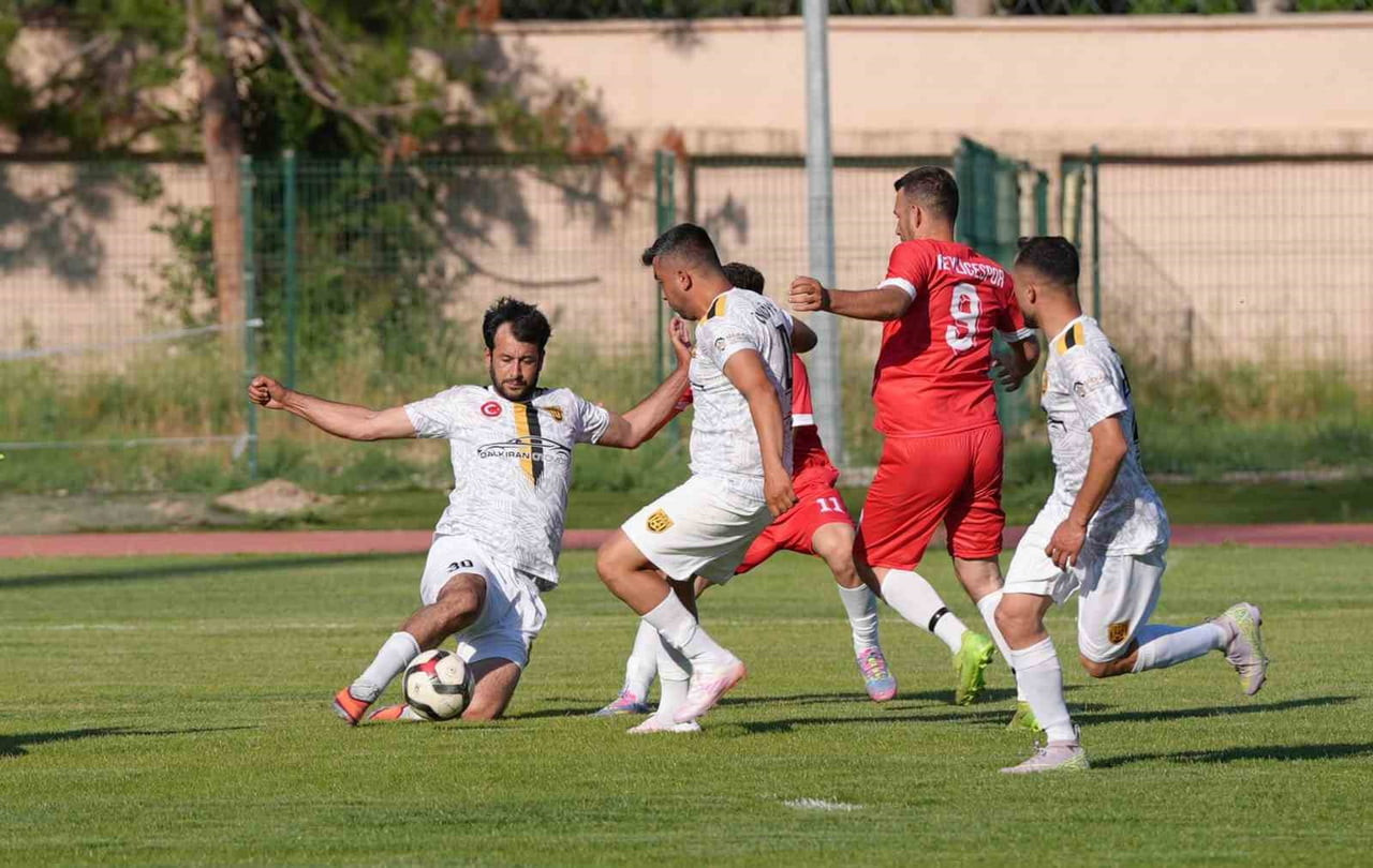 TARSUS VE ÇAMLIYAYLA’DAN 53 TAKIM İLE BİN 108 SPORCUNUN MÜCADELE EDECEĞİ KÖYLER ARASI FUTBOL...