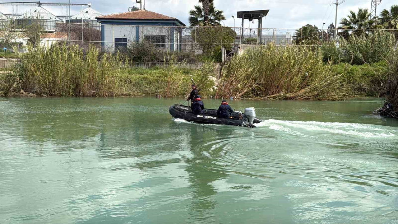 TARSUS'TA IRMAKTA KAYBOLAN BATU YETİŞ KEREM KAPLAN'IN ARAMA ÇALIŞMALARI 5.GÜNDE DE DEVAM...