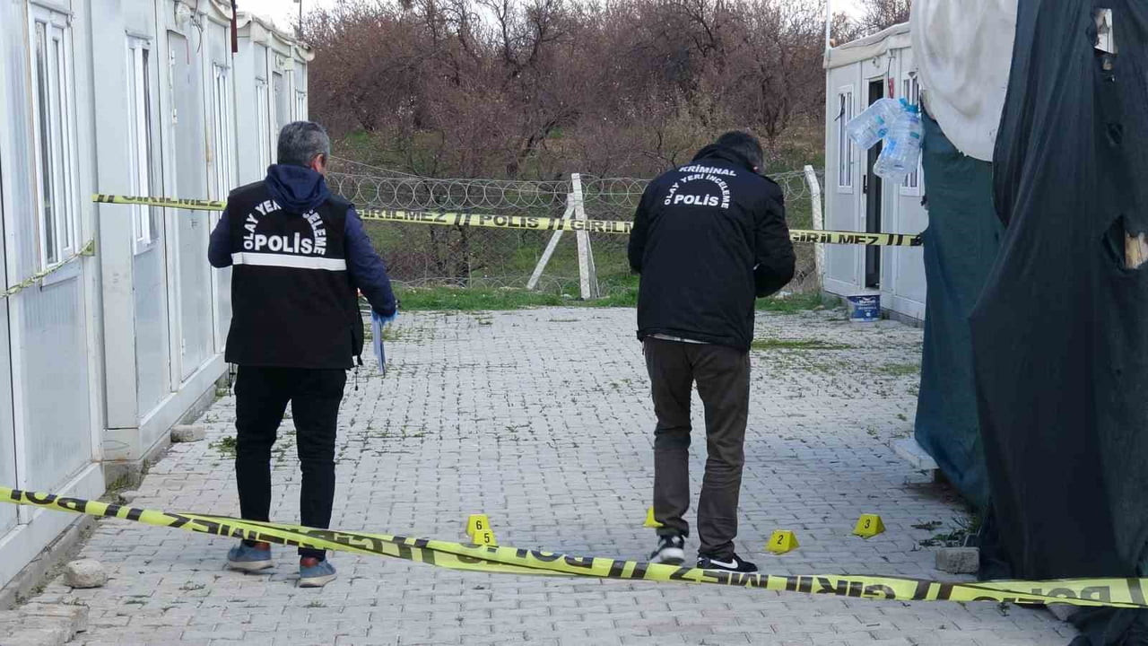 TARTIŞTIĞI İMAM NİKAHLI EŞİ İLE BACAĞINA KURŞUN YAĞDIRDI