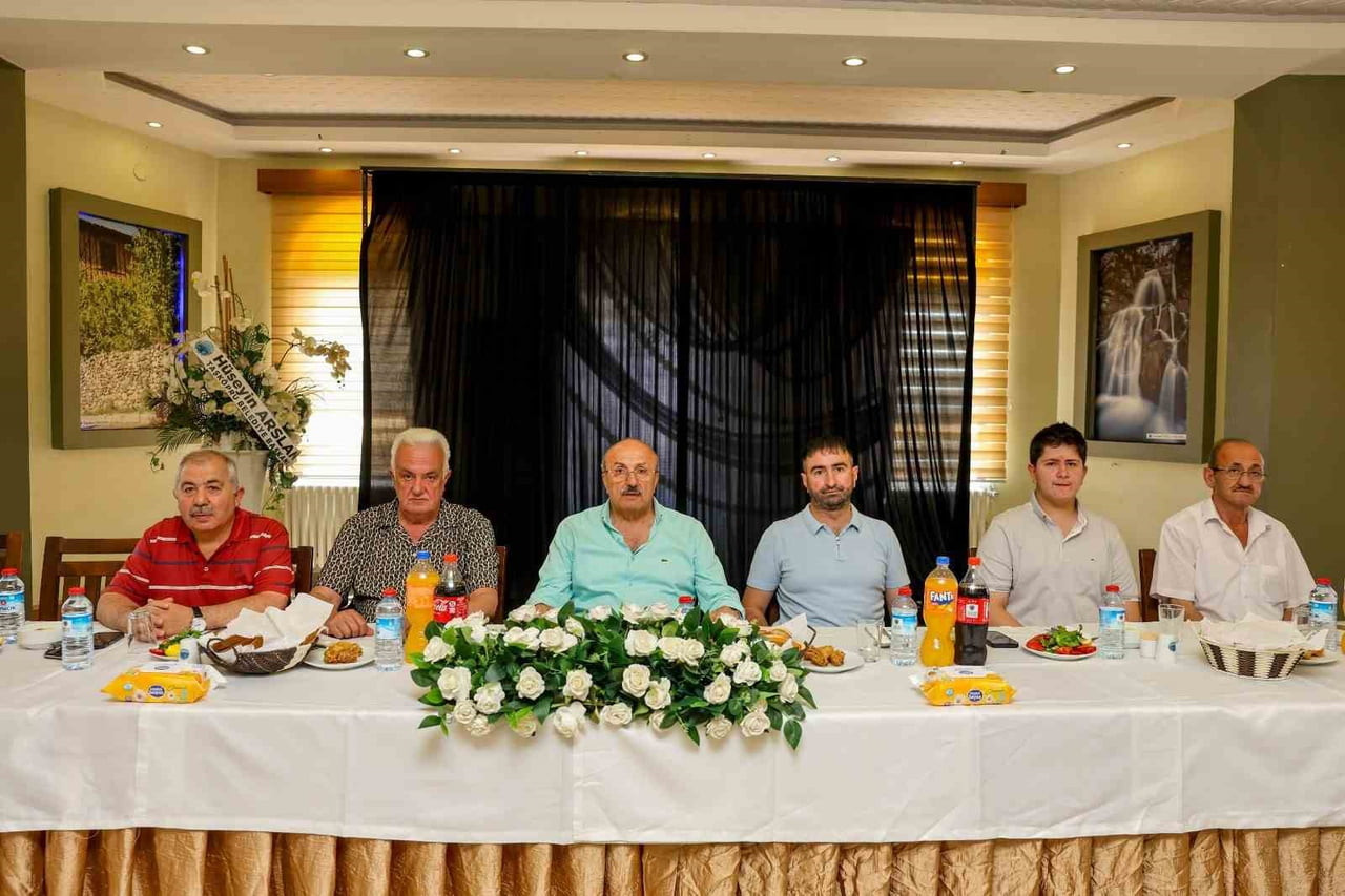 TAŞKÖPRÜ BELEDİYE BAŞKANI HÜSEYİN ARSLAN FUAR İÇİN PAYDAŞLARLA BİR ARAYA GELDİ.