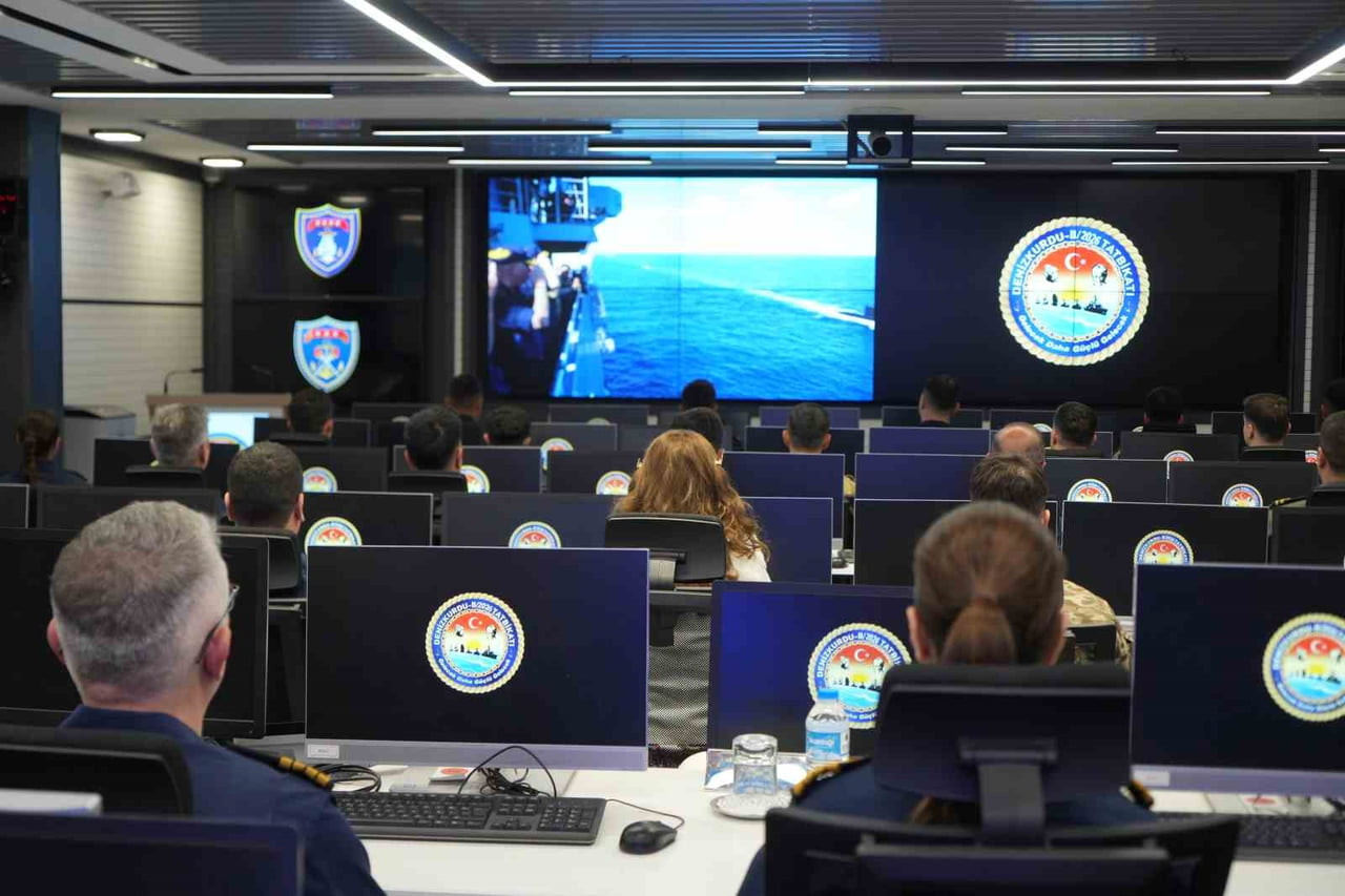 TATBİKAT ÖNCESİNDE, GÖLCÜK'TEKİ DENİZ HARP MERKEZİ KOMUTANLIĞI'NDA BASIN BİLGİLENDİRME TOPLANTISI...