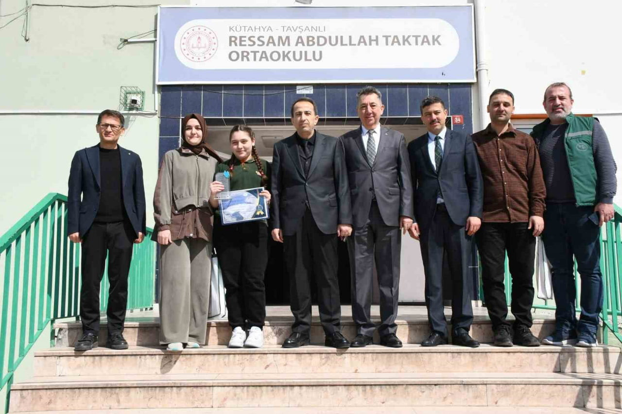 TAVŞANLI RESSAM ABDULLAH TAKTAK ÖĞRENCİSİ BÖLGE BİRİNCİSİ OLDU