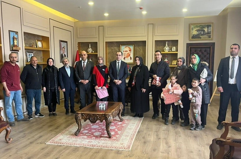 TAVŞANLI'DA EN ÇOK KİTAP OKUYANLAR ÖDÜLLENDİRİLDİ