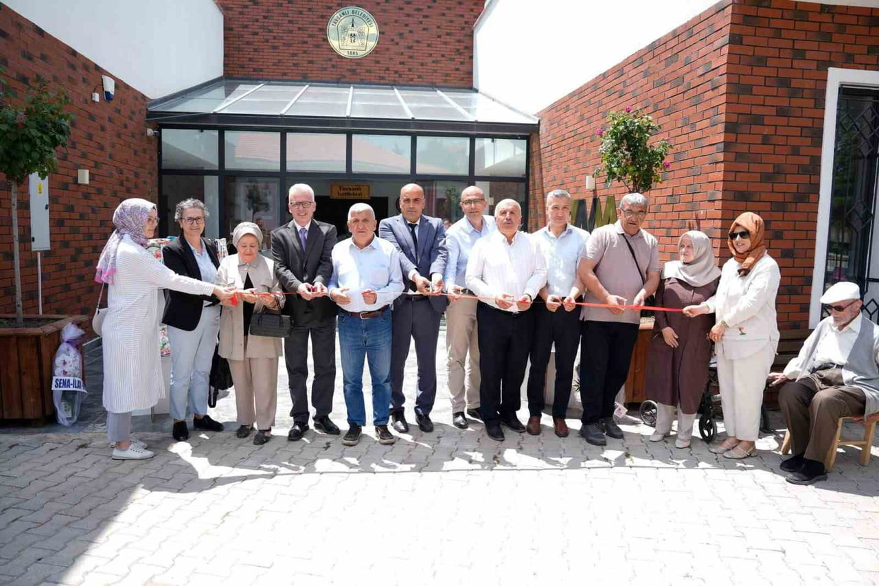 TAVŞANLI'DA ZEHRA ÇETİN’İN EL EMEĞİ ESERLERİ TAVŞANLI’DA SANATSEVERLERLE BULUŞTU
